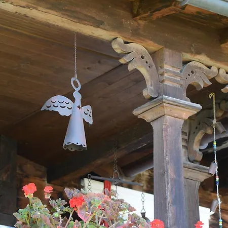 Апартаменты Ferienhaus Chalet Riedji Furna